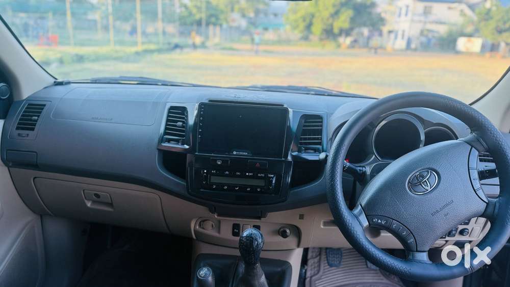 Toyota Fortuner 4x4 Manual Limited Edition, 2010, Diesel