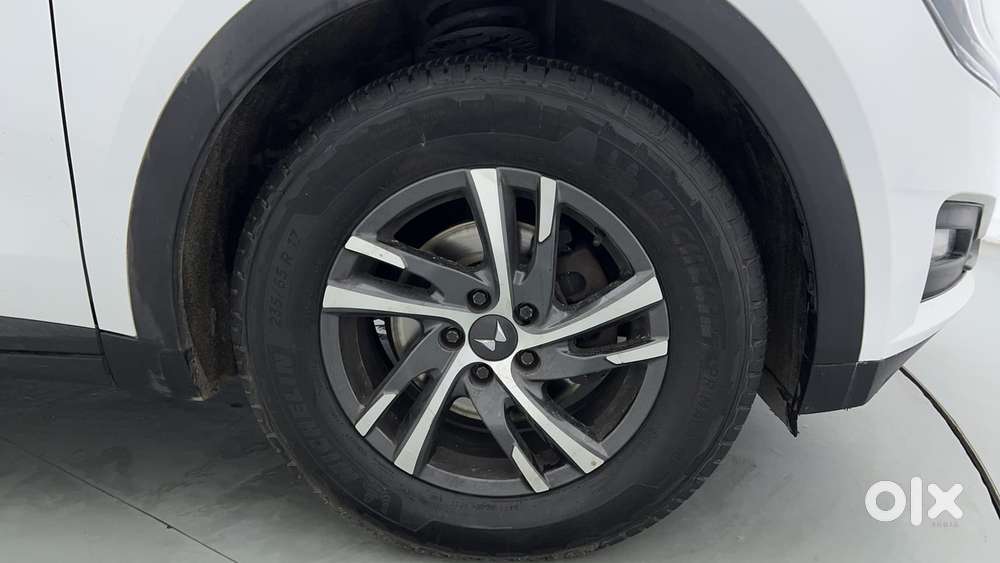 Mahindra Xuv700 2.2 Ax 5 Diesel At 7 Str, 2023, Diesel