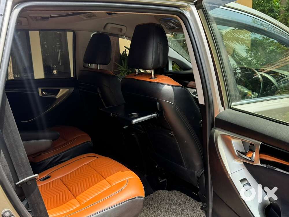 Toyota Innova Crysta 2.4 V 2020