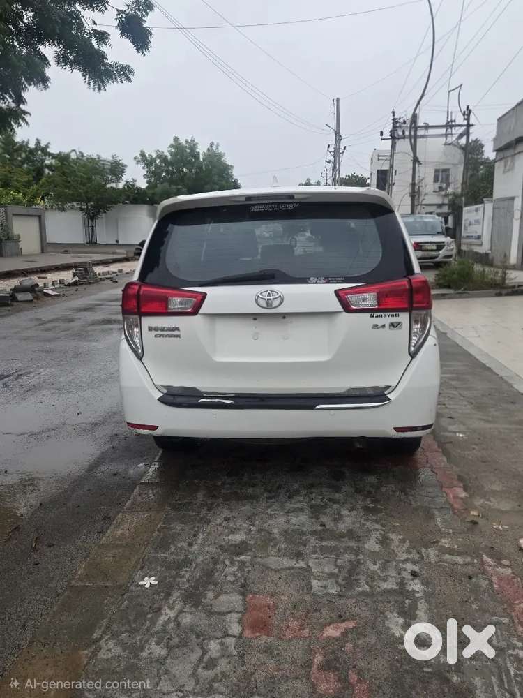 Toyota Innova Crysta 2017 V 8