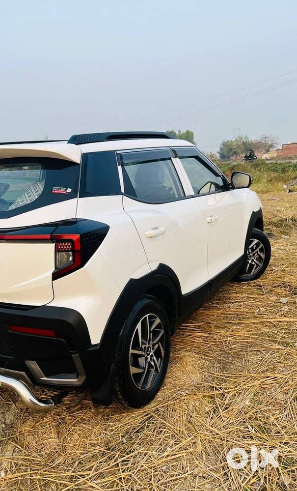 Mahindra Xuv 3xo Petrol 2025