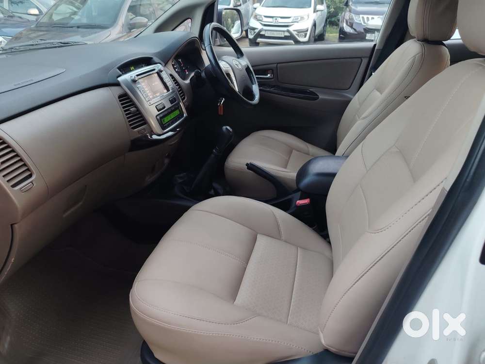 Toyota Innova [2013-2016] 2.5 V Diesel 7 Str, 2015, Diesel