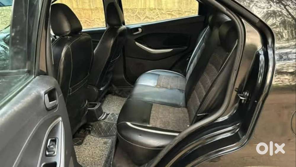 Two Airbags, Company Fitted Blutooth Connect Audio System,