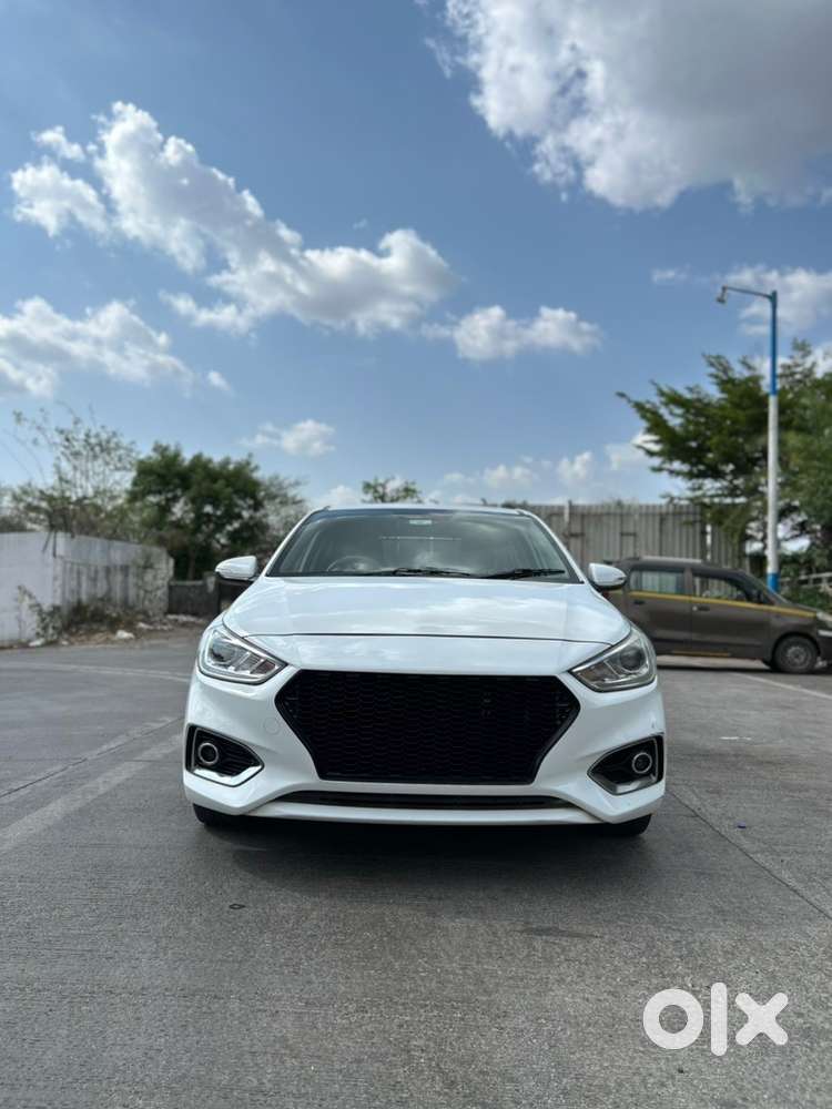 Hyundai Verna 1.6 At Petrol  Sunroof  Vip No.  Top Model
