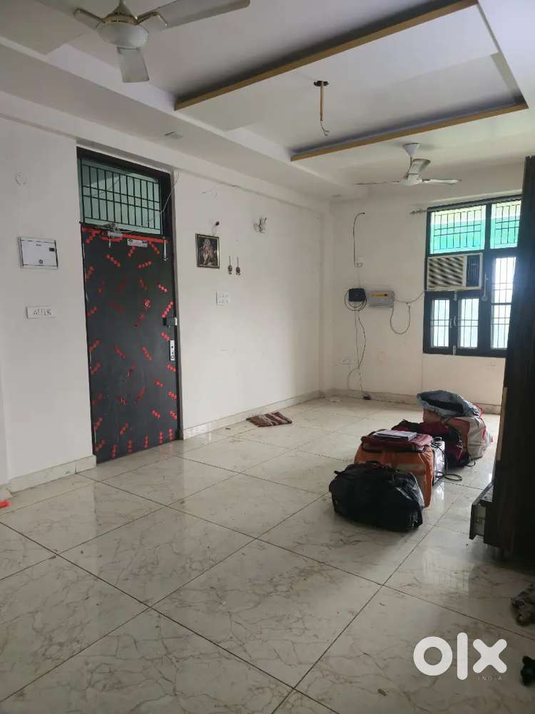 Rent 3 bhk with semifinished