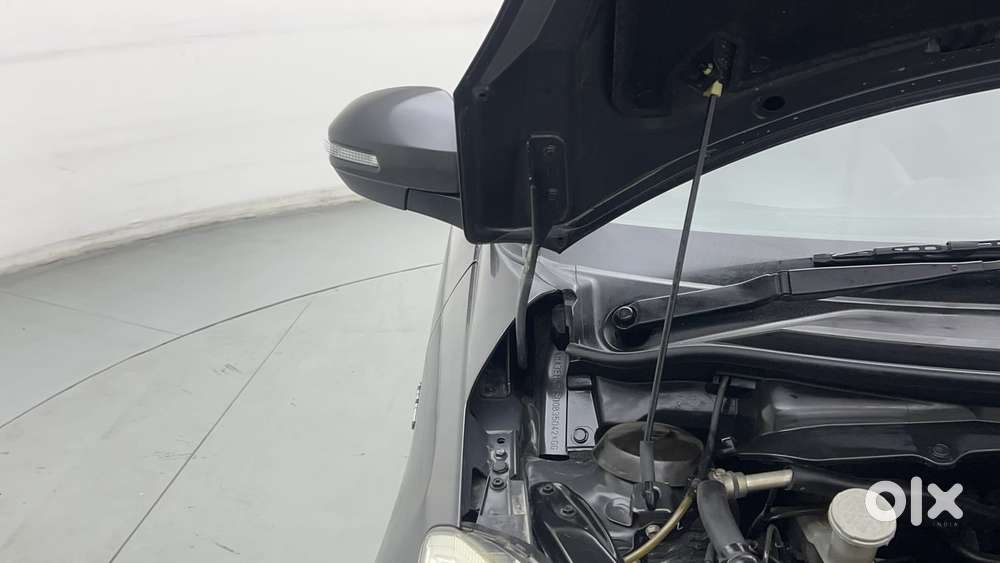 Maruti Suzuki Swift Vxi Optional, 2016, Petrol