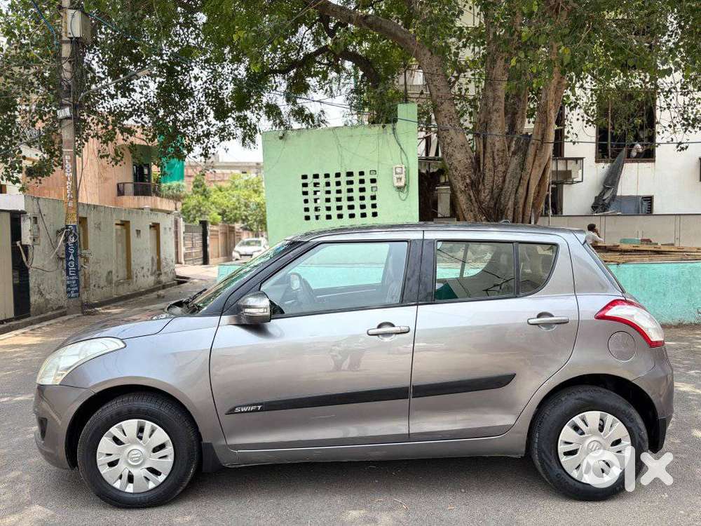 Maruti Suzuki Swift Vxi + Manual, 2014, Petrol