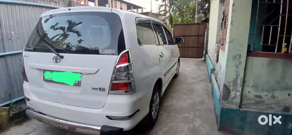 Toyota Innova 2012