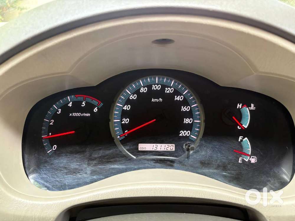 Toyota Innova 2.5 V Diesel  2013  7 Seater  Well Maintained  Kl Re