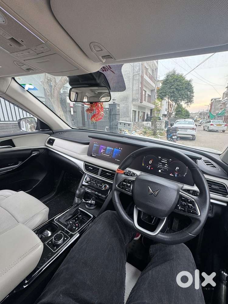 Mahindra Xuv700 2024 Petrol Automatic