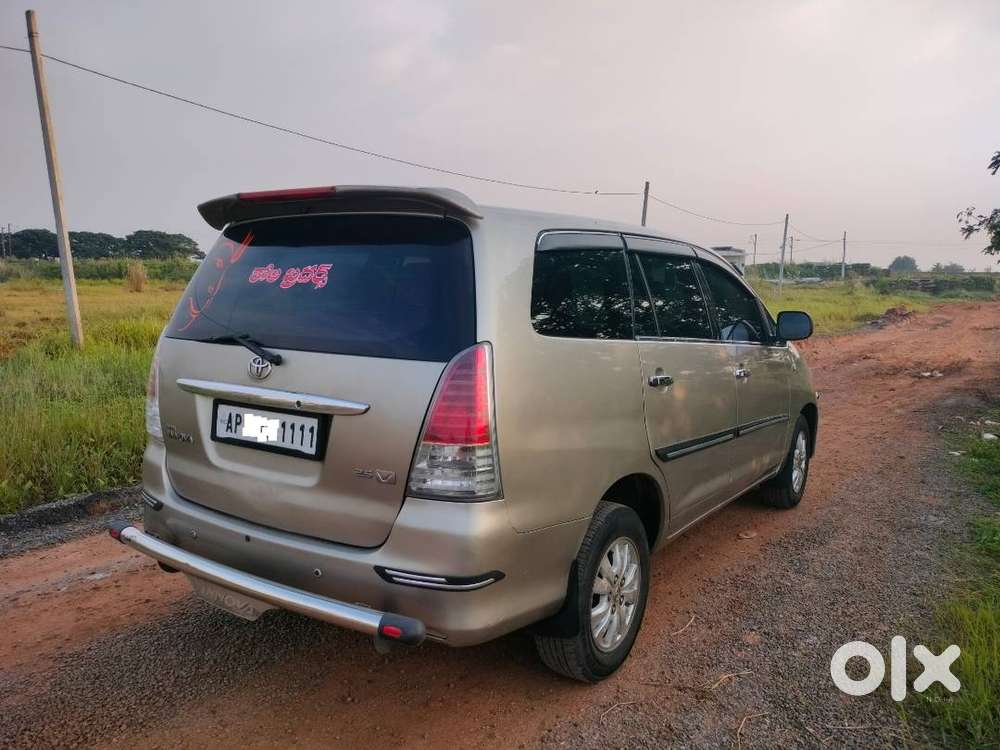 Toyota Innova (2009) Bucket Seats