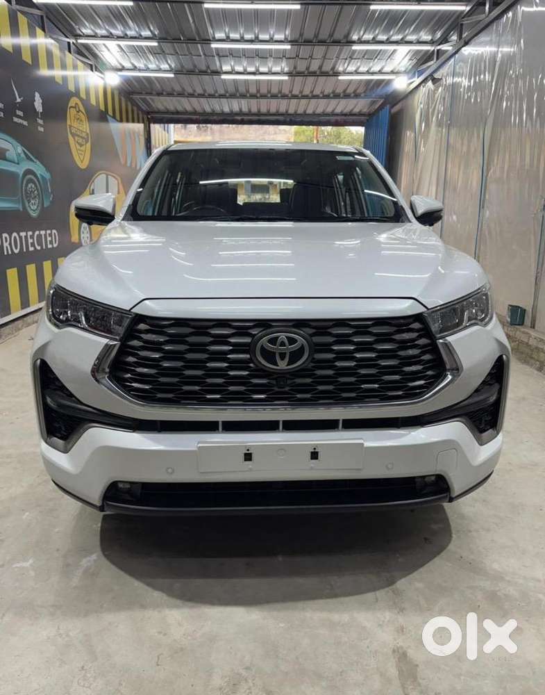 Toyota Innova Hycross 2023 Petrol New Condition