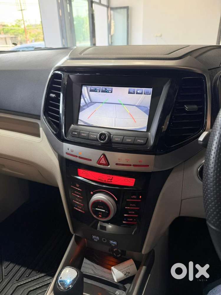 Mahindra Xuv300 W8 Option Diesel, 2023, Diesel