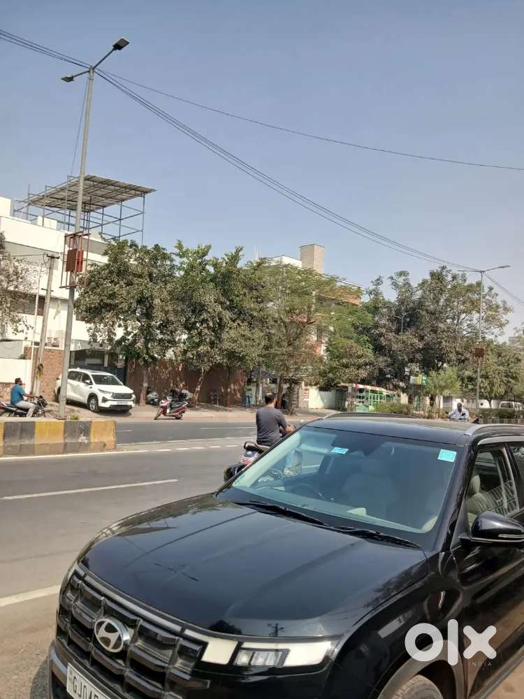 Top End Model Creta Auto Diesel 2024 Black Colour