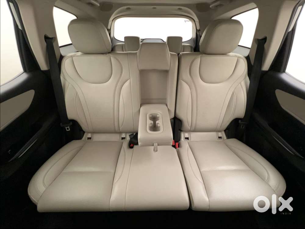 Mahindra Xuv700 2.0 Ax 7 Petrol At Luxury Pack Str, 2021, Petrol