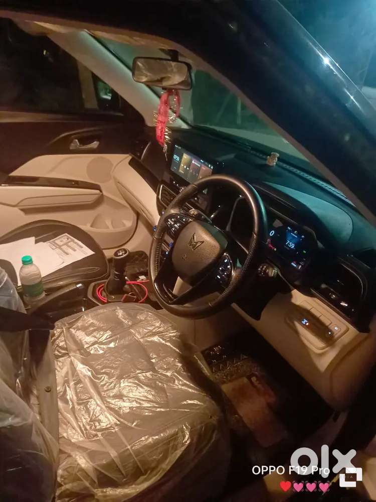 Mahindra Xuv 3xo 2024 Petrol 38321 Km Driven , It's Showroom Condition