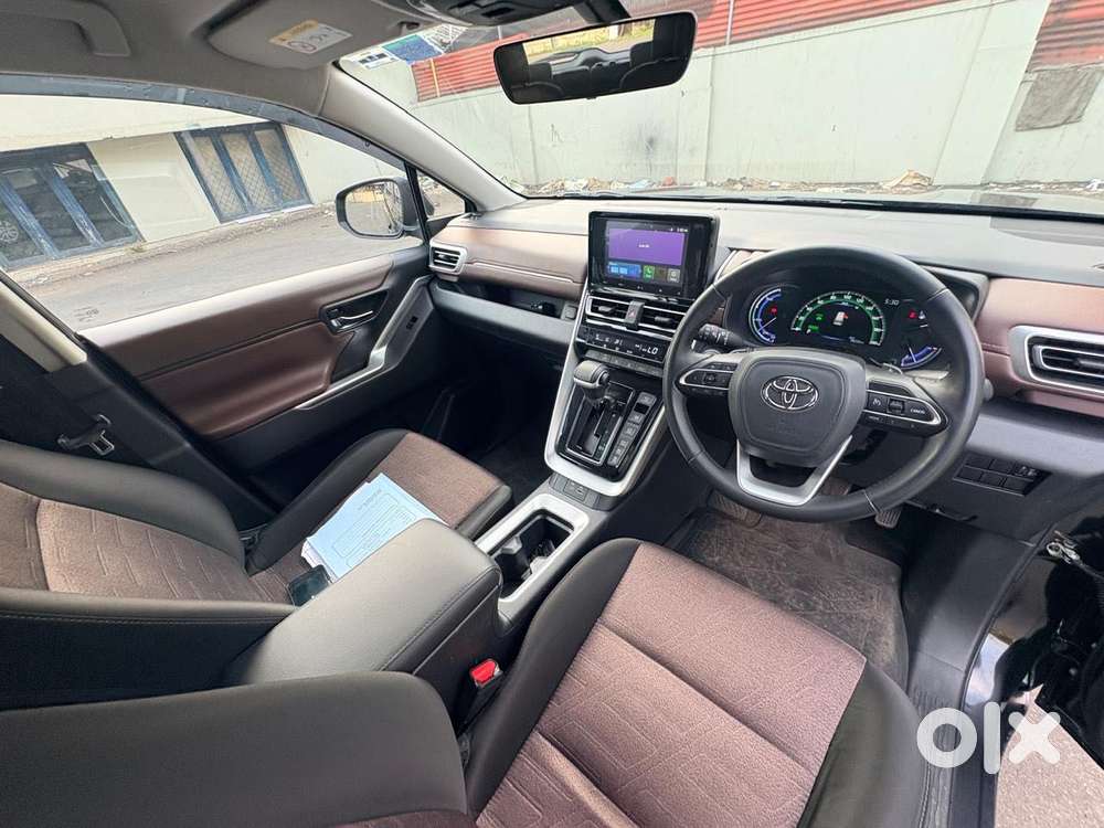 Toyota Innova Hycross 2.0 Vx Hybrid 7 Str, 2023, Petrol