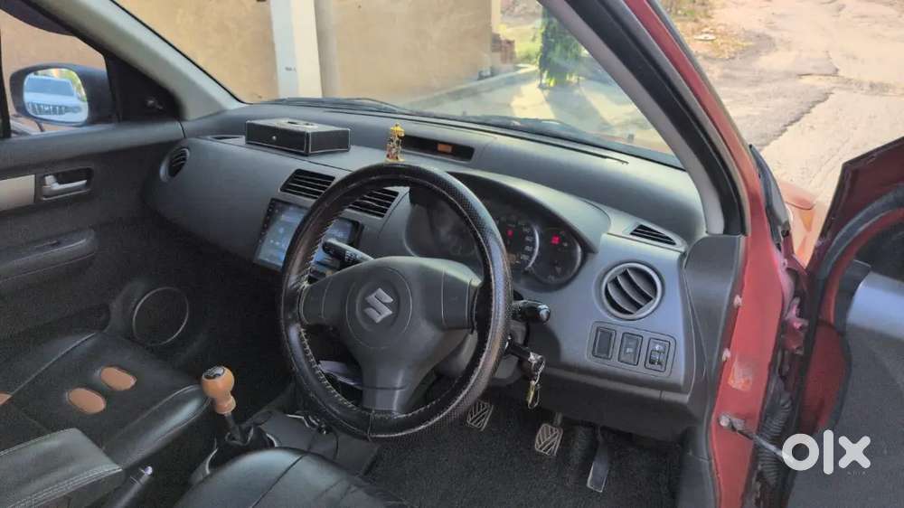 Maruti Suzuki Swift Vxi