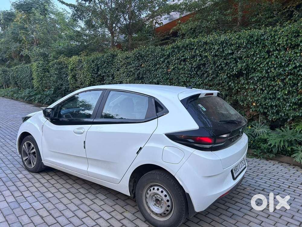 Tata Altroz Xz Icng 2024
