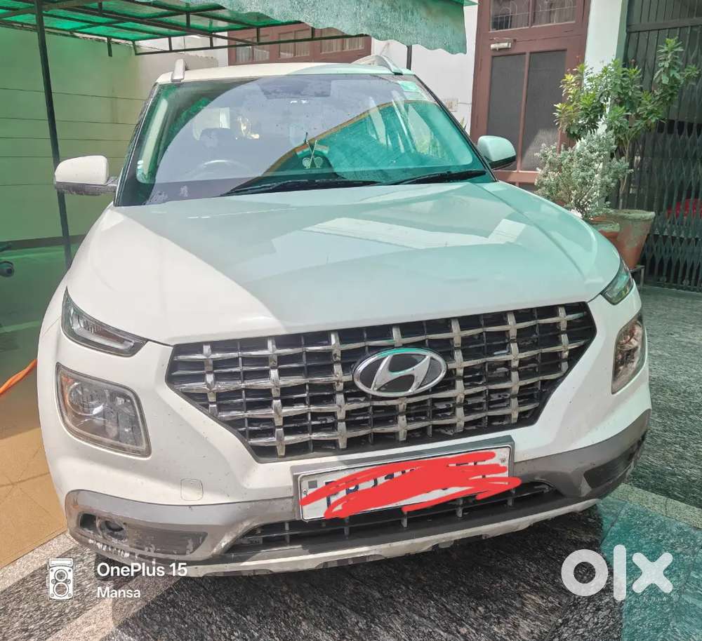 Hyundai Venue 2020 Petrol 72000 Km Driven
