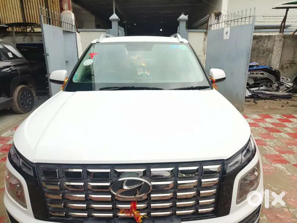 Hyundai Venue Petrol Manual 2025