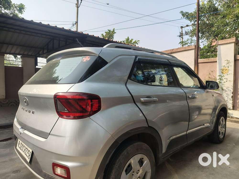 Hyundai Venue Petrol 2021