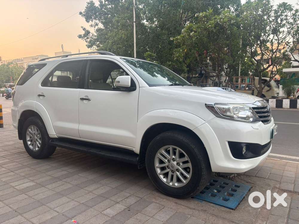 Toyota Fortuner 4x2 Manual, 2014, Diesel