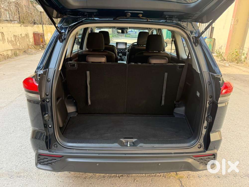 Toyota Innova Hycross 2.0 Vx Hybrid 7 Str, 2025, Petrol