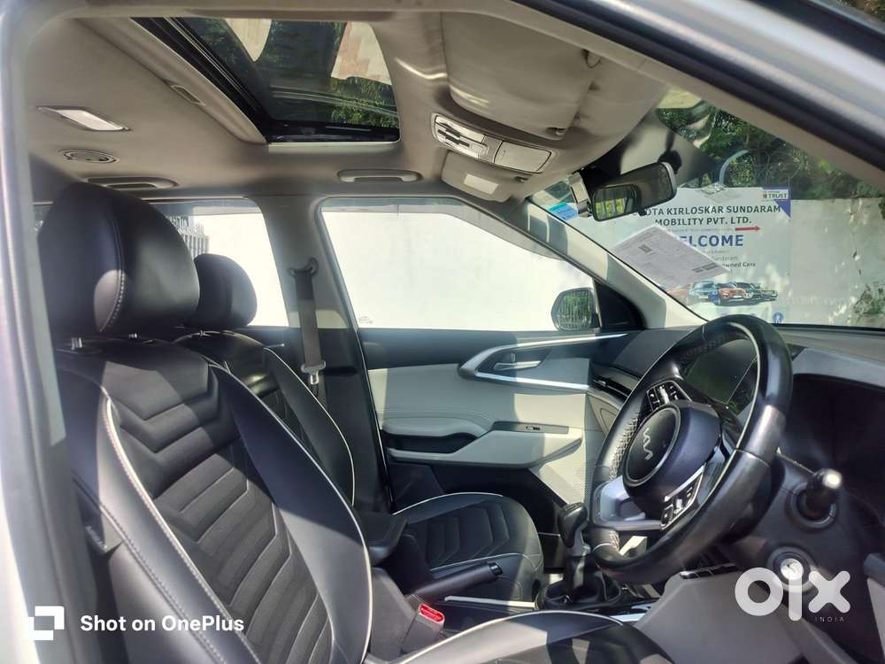 Kia Carens G1.5 6mt Gravity, 2025, Petrol