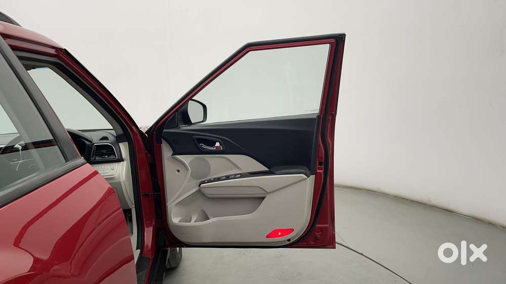 Mahindra Xuv300 W8 Amt Diesel, 2020, Diesel