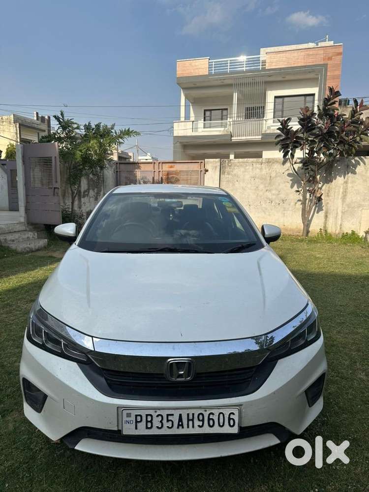 Honda City 2021 Petrol Well Maintained With Leather Interiors.