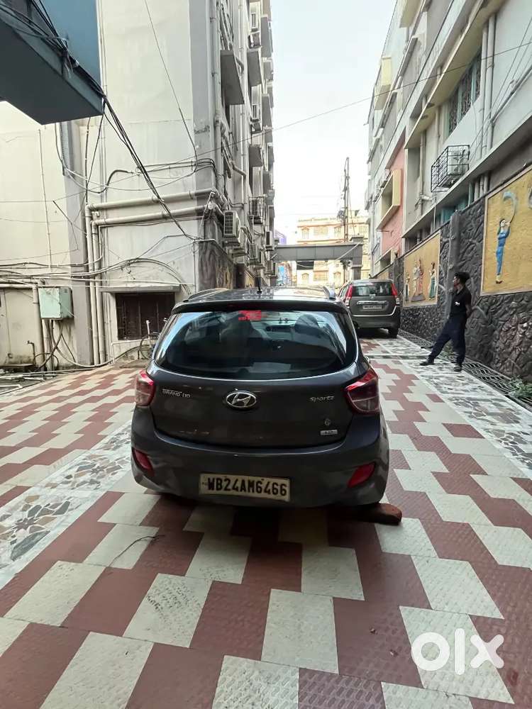 Hyundai Grand I10 Sportz 2017 Well Maintained