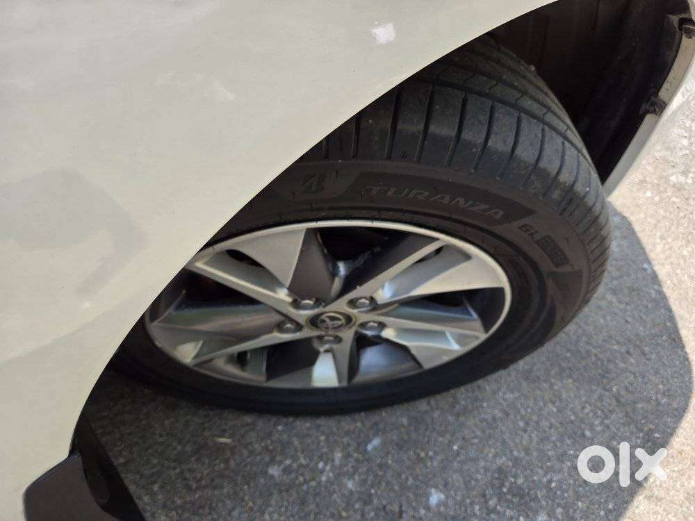 Toyota Innova Crysta 2.8 Gx At 7 Str, 2016, Diesel