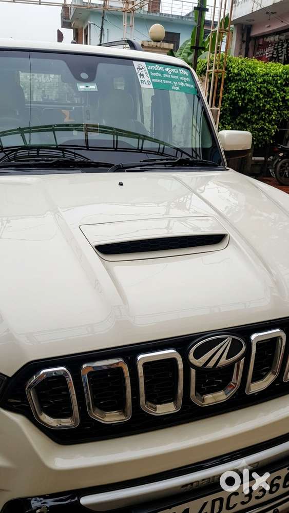 Mahindra Scorpio S10 2017
