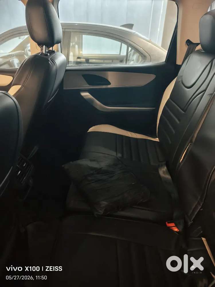 Reg 2025 Only 2,500 Kms Mahindra Xuv700mx Base M Diesel 7 Seater