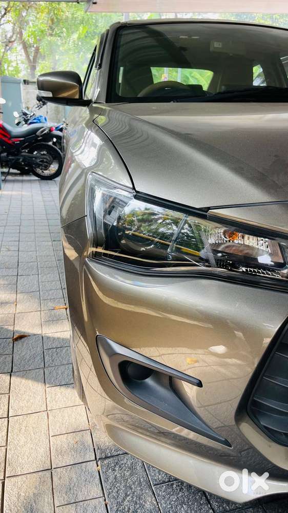 Maruti Suzuki Swift Dzire Vxi Optional, 2025, Petrol