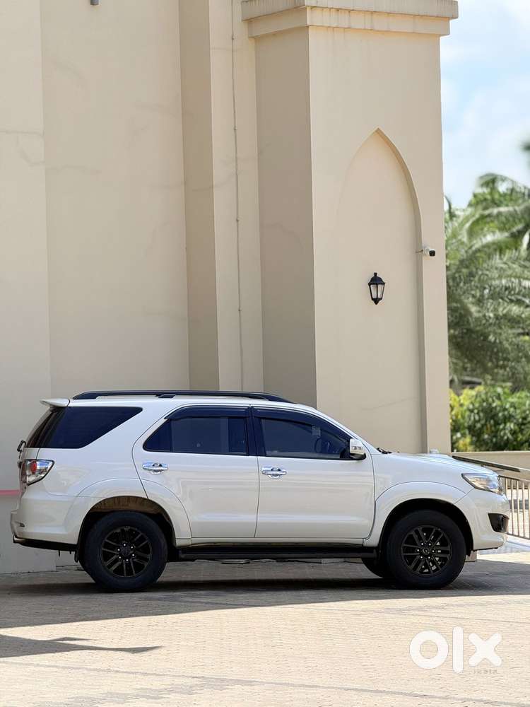 Toyota Fortuner 3.0 4x2 Automatic, 2013