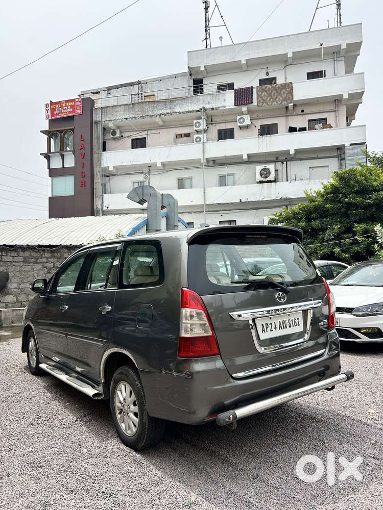 Toyota Innova 2.5 V 8 Str, 2013, Diesel