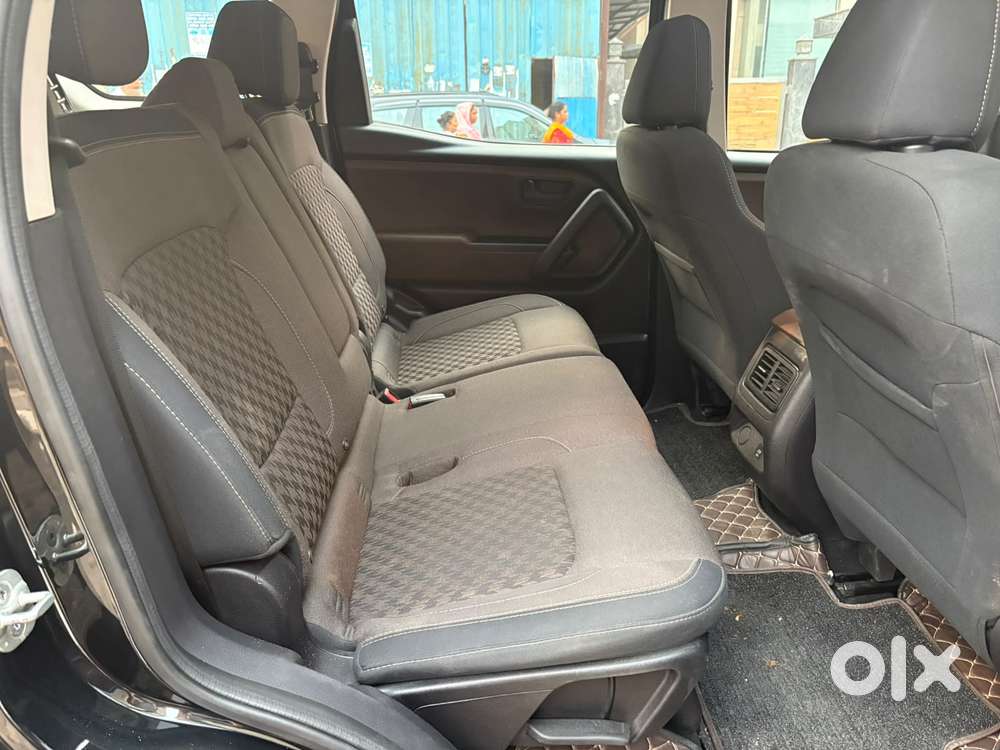 Mahindra Scorpio-n 2.0 Z2 Petrol Mt 7 Str, 2023, Petrol