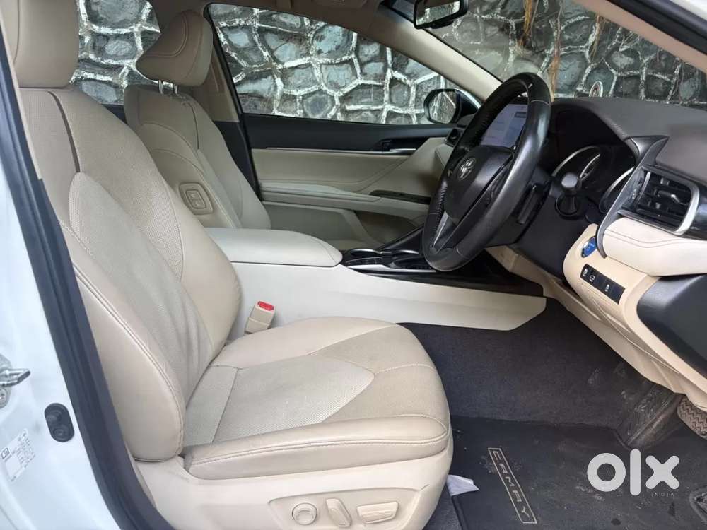 Toyota Camry Hybrid, 2022, Petrol