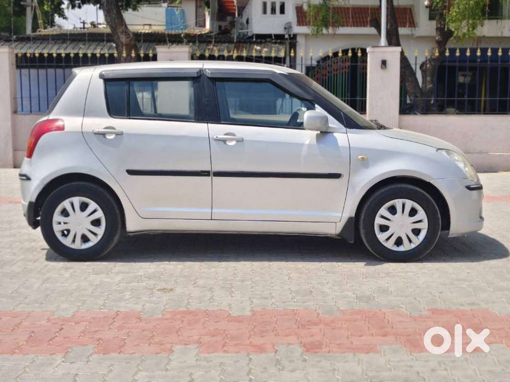 Maruti Suzuki Swift Lxi Option, 2006, Petrol