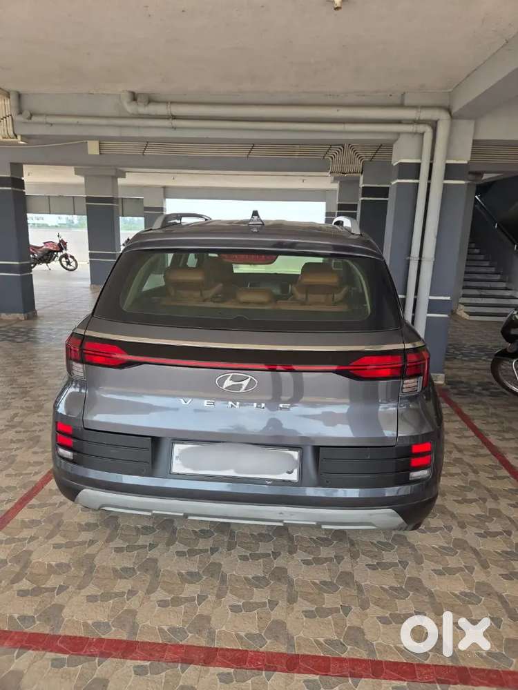 Hyundai Venue 2023 Diesel 61000 Km Driven