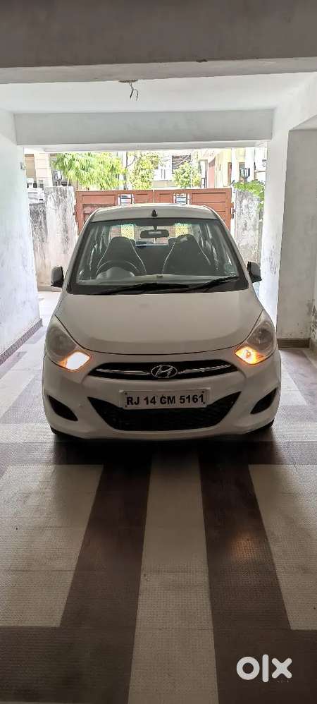 Hyundai I10 2011 Petrol Well Maintained Top Model