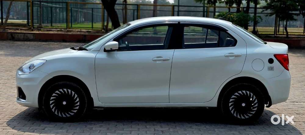 Maruti Suzuki Swift Dzire 1.3 Vxi, 2022, Cng & Hybrids