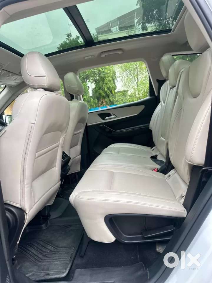 Mahindra Xuv700 2.0 Ax 7 Petrol At Luxury Pack Str, 2022, Petrol