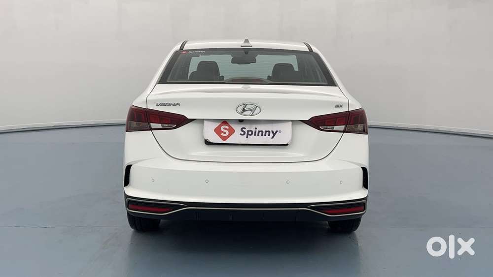 Hyundai Verna 1.5 Sx (o) Vtvt Ivt, 2022, Petrol