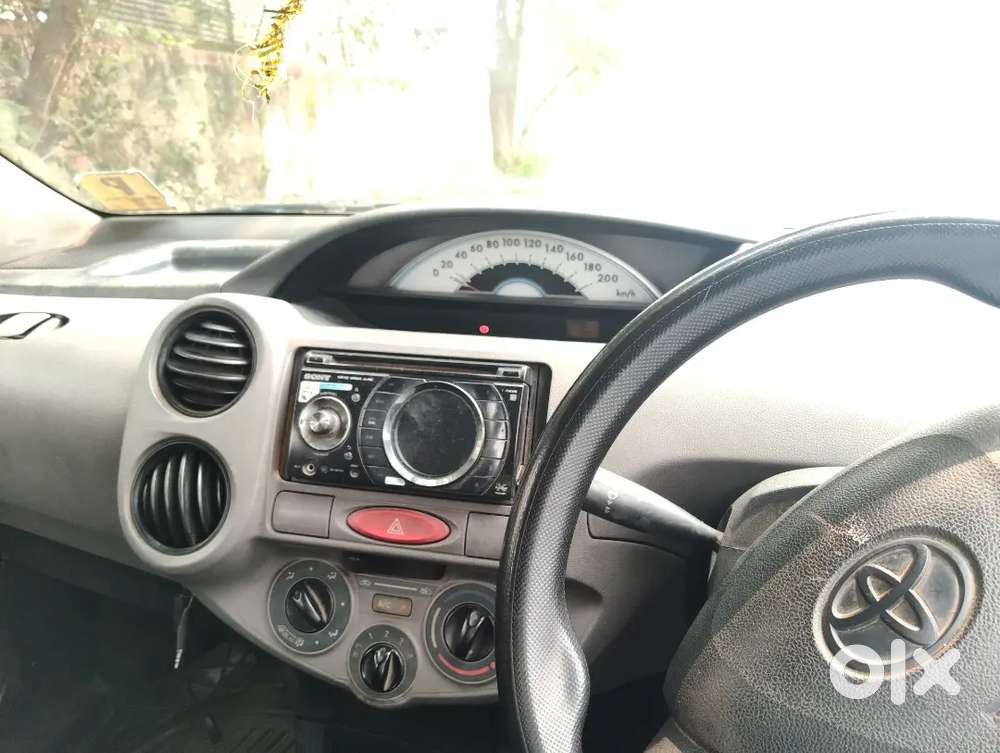 Toyota Etios 2011 Cng & Petrol 180000 Km Driven