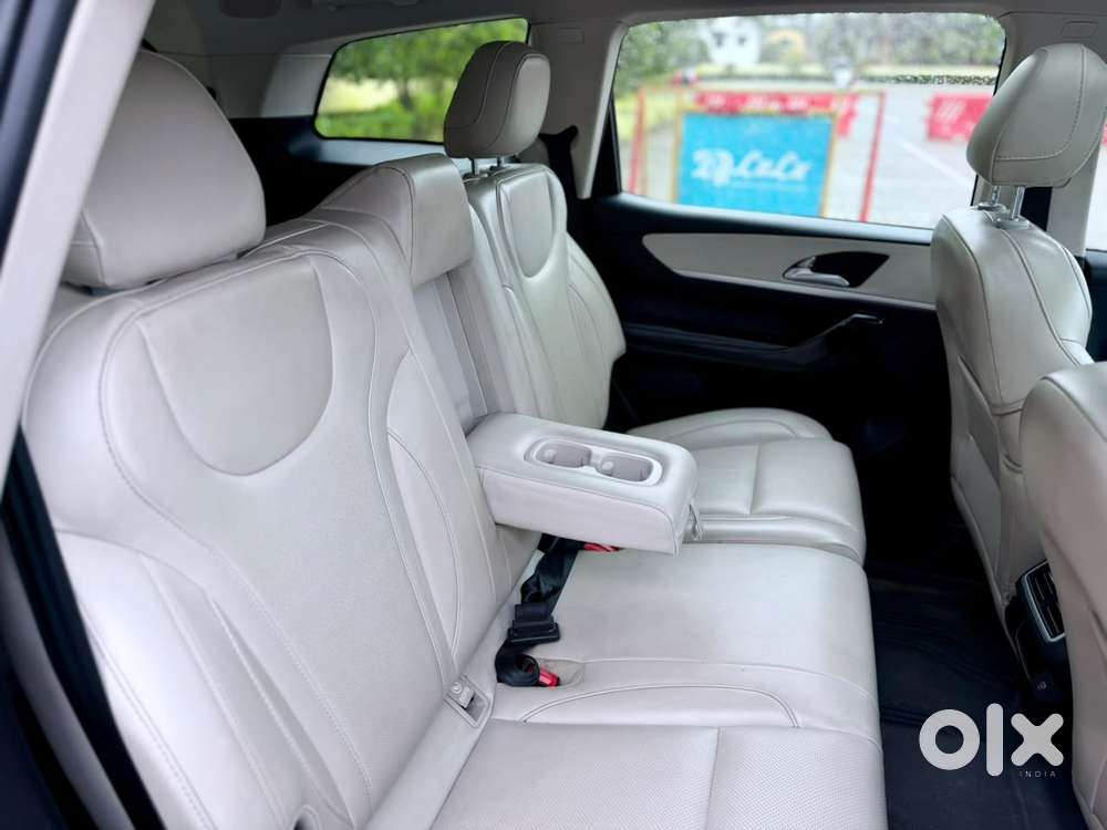 Mahindra Xuv700 2.2 Ax 7 Diesel At Luxury Pack Str, 2022, Diesel
