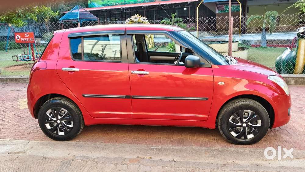 Maruti Suzuki Swift Vxi + Manual, 2011, Petrol