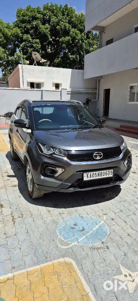 Tata Nexon Xm(s) Sunroof Oct 2020 Petrol Manual